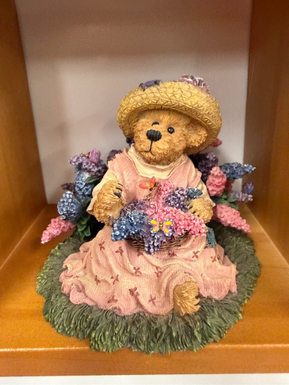 Boyds Bears AResin- Ms. Flutterby- EJ631